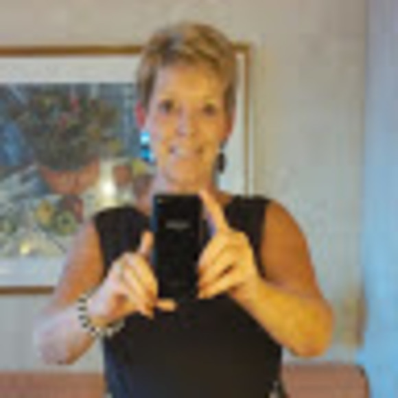 Meet your Posher, Vicki - Picture 1 of 1